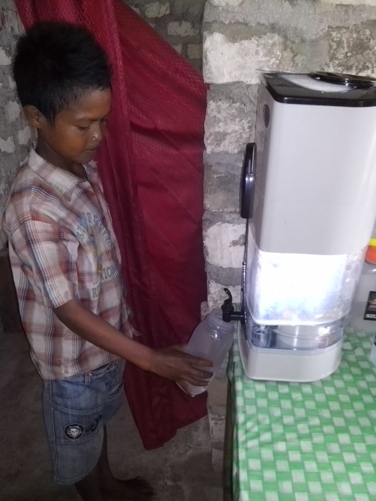 Clean drinking water in Sumba by Baki Clothing Company